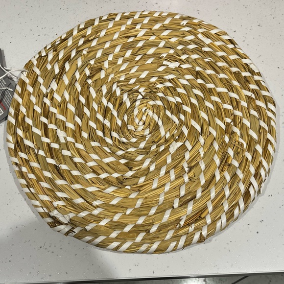 Mrs Hinch Natural Wicker Place Mats table mats x2 33cm brand new with tags - Picture 3 of 7